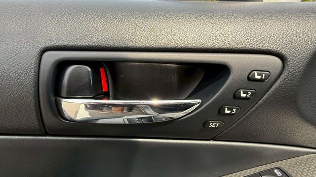LEXUS凌志 IS 300H  第11張相片