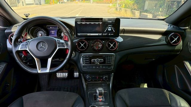 M-BENZ賓士 GLA45 AMG  第5張相片
