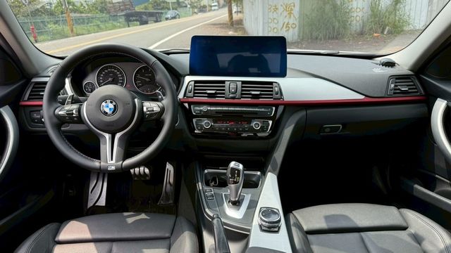 BMW寶馬 318D SEDAN  第5張相片