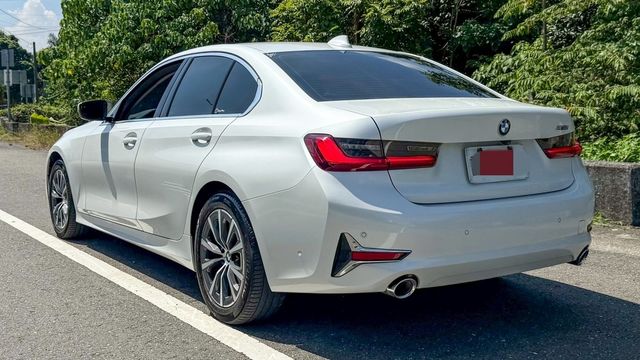 BMW寶馬 318I  第2張相片