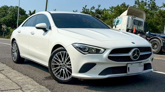 M-BENZ賓士 CLA200  第3張相片