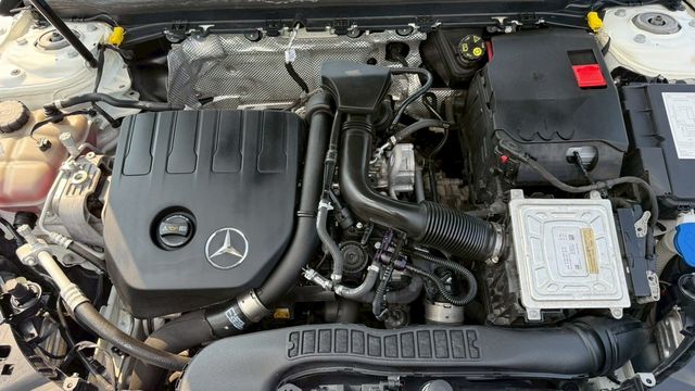 M-BENZ賓士 CLA200  第6張相片