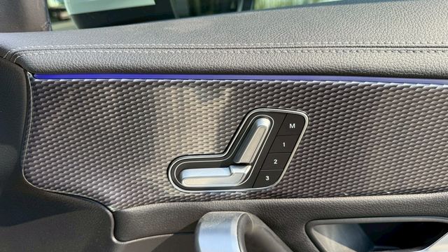 M-BENZ賓士 CLA200  第10張相片