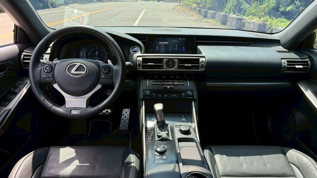 LEXUS凌志 IS 300H  第5張相片