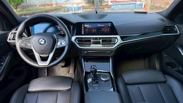 BMW寶馬 330I  第5張相片