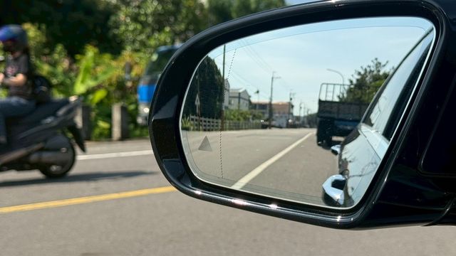 M-BENZ賓士 E300  第12張相片
