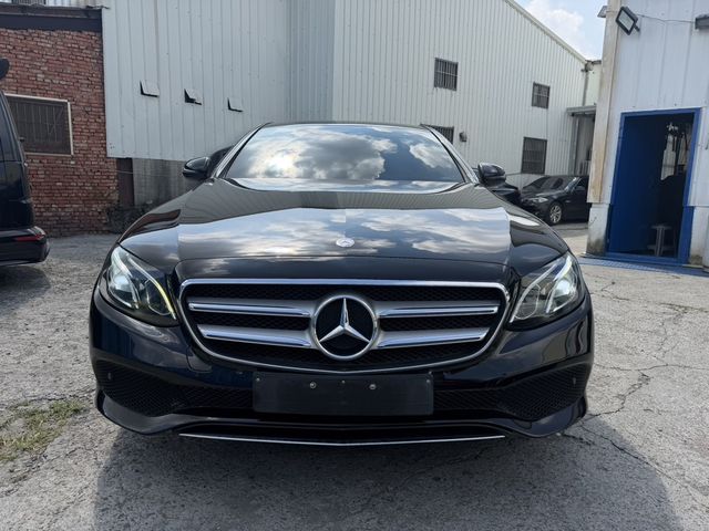 M-BENZ賓士 E250  第2張相片