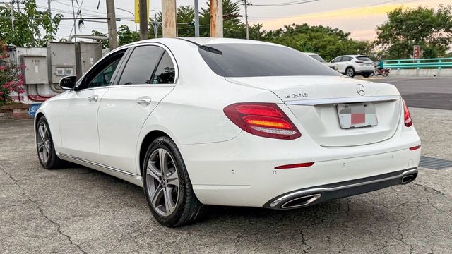 M-BENZ賓士 E200  第2張相片