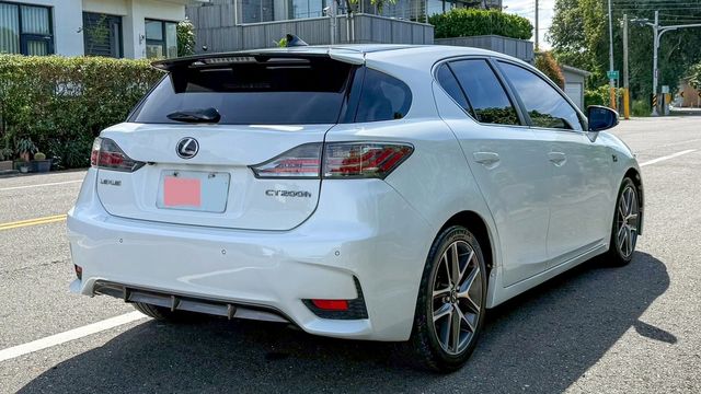 LEXUS凌志 CT200H  第4張相片