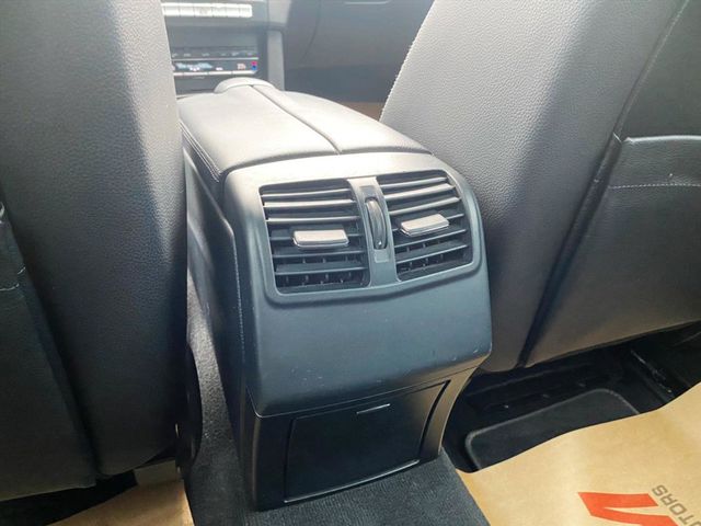 2015Benz Estate E220  第17張相片