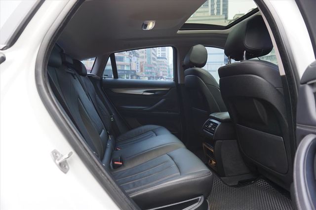 2018年領牌  BMW X6 30d  第9張相片
