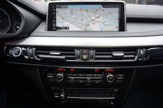 2018年領牌  BMW X6 30d  第13張相片