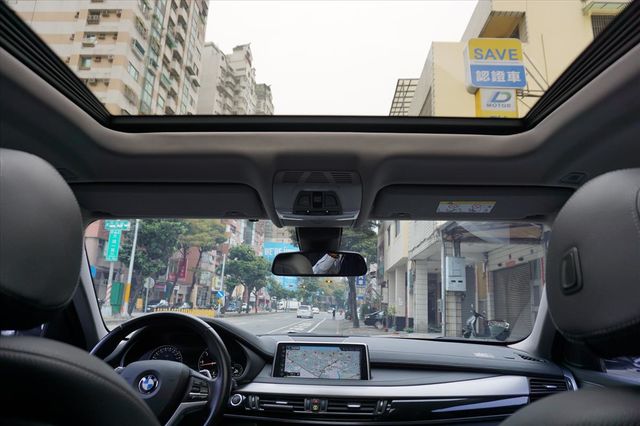 2018年領牌  BMW X6 30d  第16張相片
