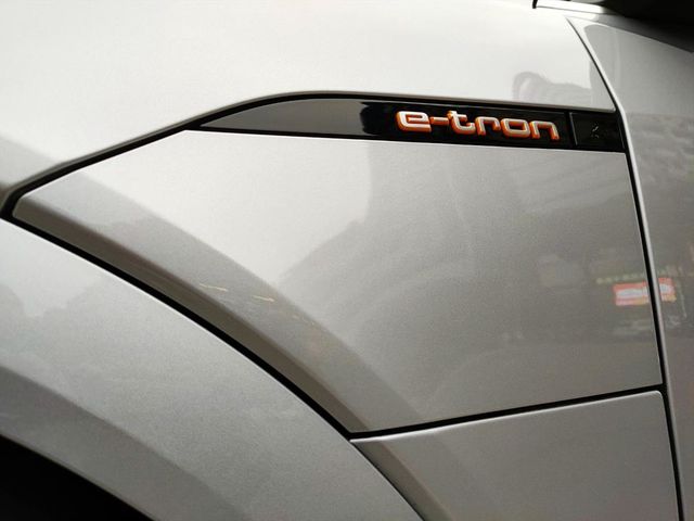 2021年領牌  e一TRON 50  第17張相片