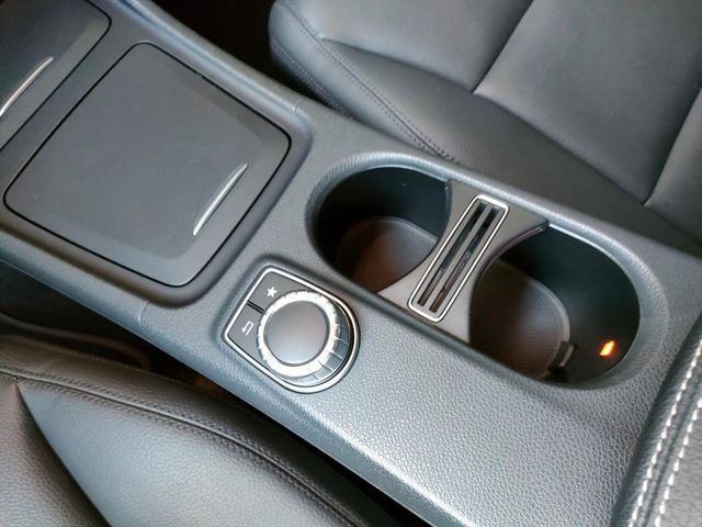2016年領牌M-Benz CLA200  第14張相片