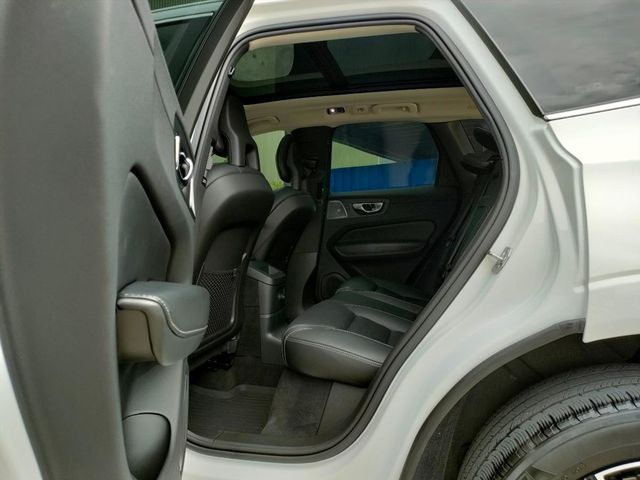2018 Volvo XC60 T8  第11張相片