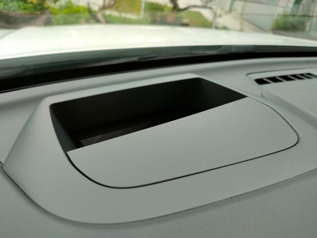 2018 Volvo XC60 T8  第18張相片