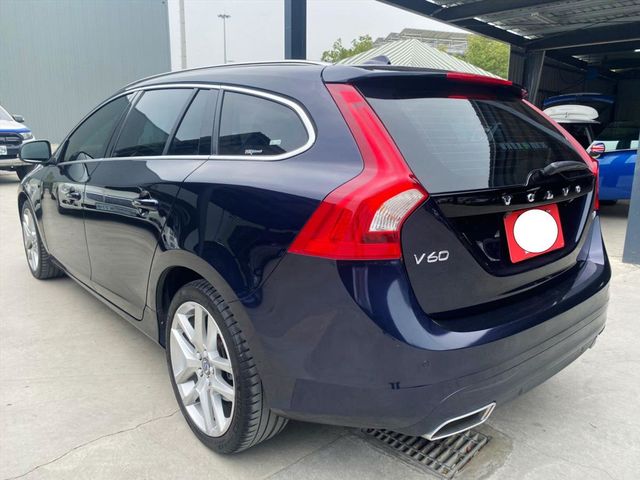 2017年 V60 D4 2.0 柴油  第4張相片