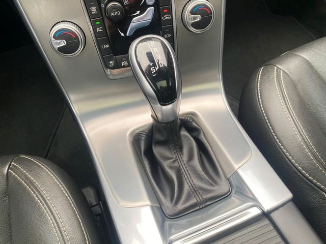 2017年 V60 D4 2.0 柴油  第14張相片