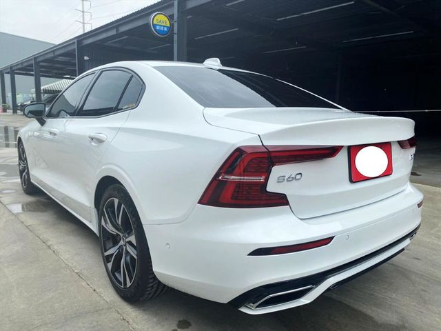 2021領牌 輕油電S60 B5 AWD  第4張相片