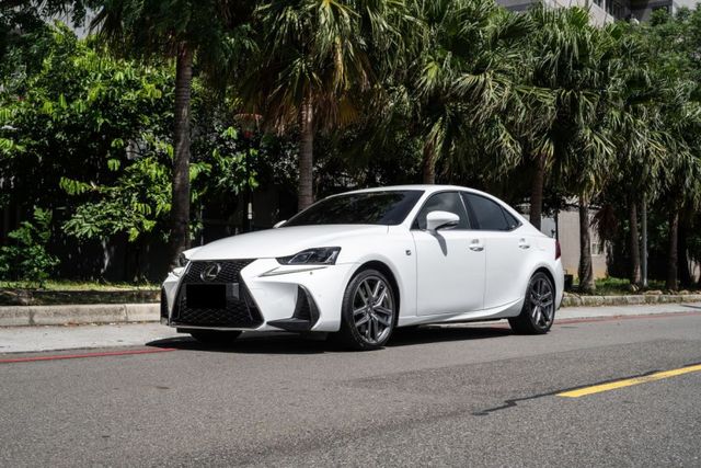 船長車庫 - 總代理 2017 Lexus IS200t F Sport 小改款  第1張相片