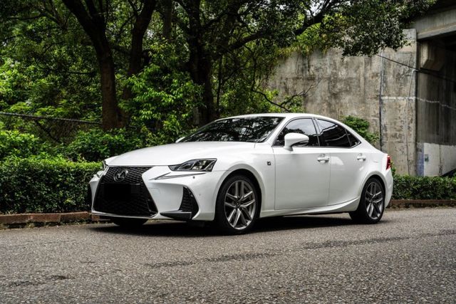 船長車庫 - Lexus IS200t F Sport Navi 旗艦 小改款  第1張相片