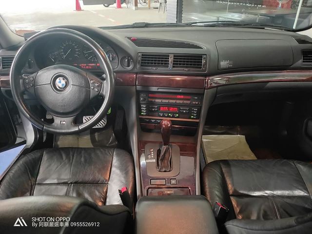 BMW寶馬 728  第5張相片