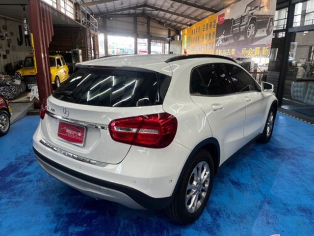 M-Benz 賓士 GLA180  第3張相片