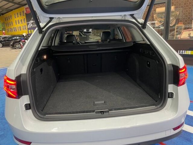 SKODA司科達 SUPERB COMBI  第7張相片