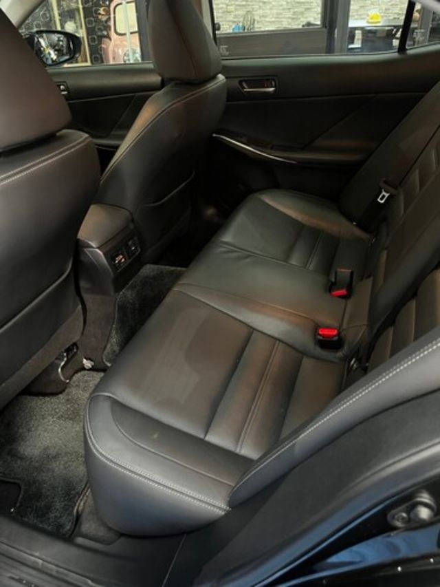 LEXUS凌志 IS200T  第13張相片