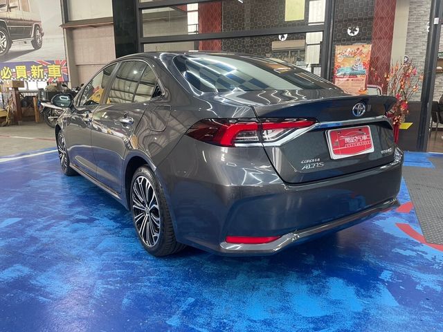 TOYOTA豐田 COROLLA ALTIS HYBRID  第2張相片