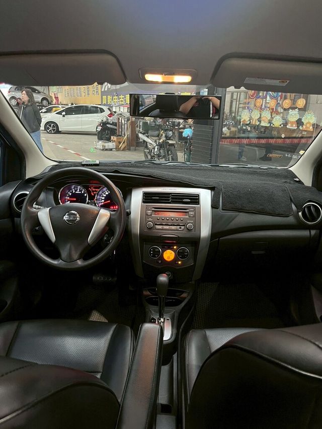 NISSAN日產 LIVINA  第7張相片