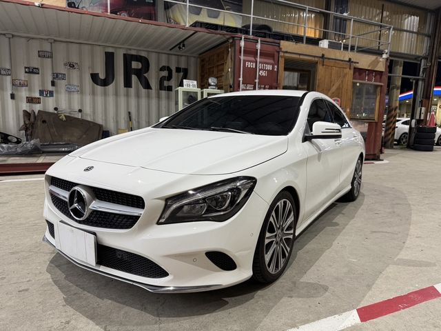M-BENZ賓士 CLA200  第2張相片