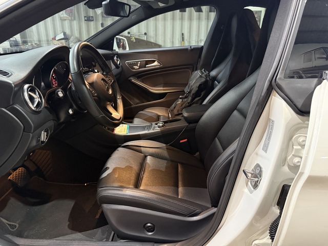 M-BENZ賓士 CLA200  第7張相片