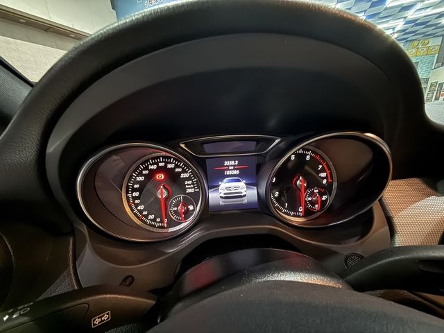M-BENZ賓士 CLA200  第9張相片