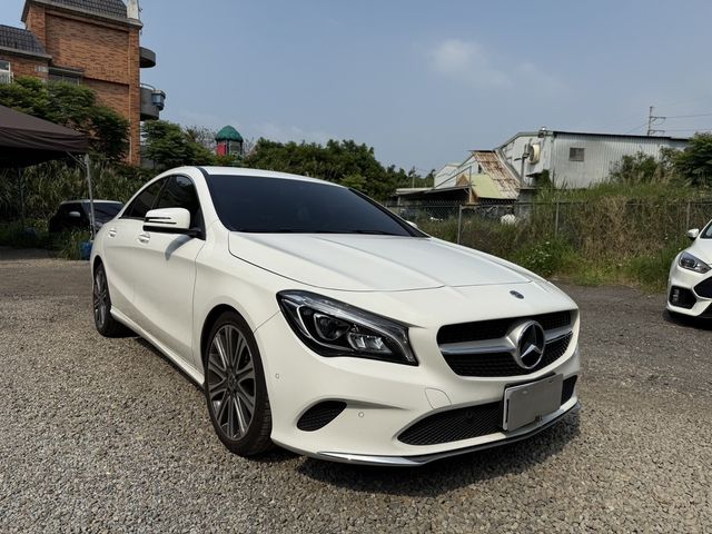 M-BENZ賓士 CLA200  第2張相片