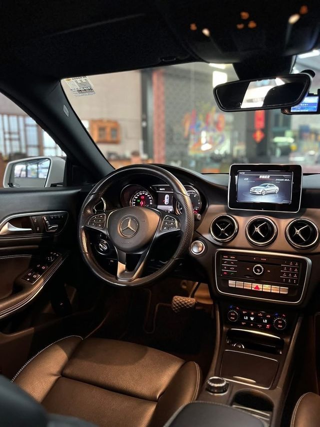 M-BENZ賓士 CLA200  第4張相片