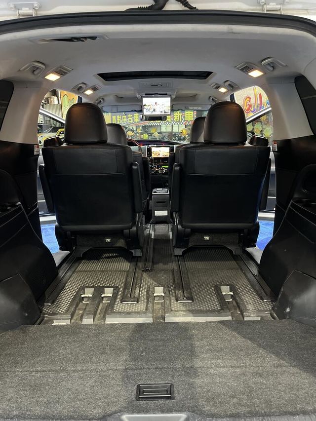 TOYOTA豐田 PREVIA  第9張相片