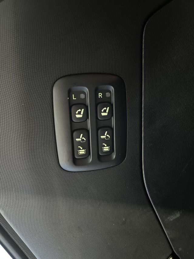 TOYOTA豐田 PREVIA  第18張相片