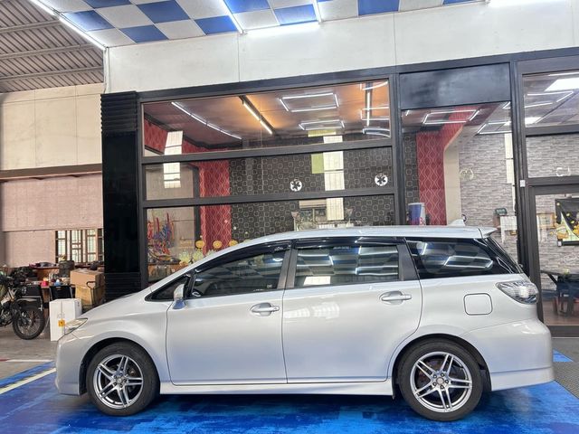 TOYOTA豐田 WISH  第3張相片