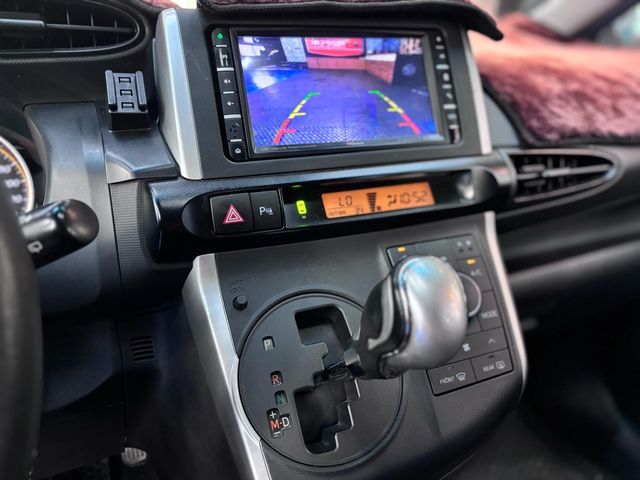 TOYOTA豐田 WISH  第8張相片