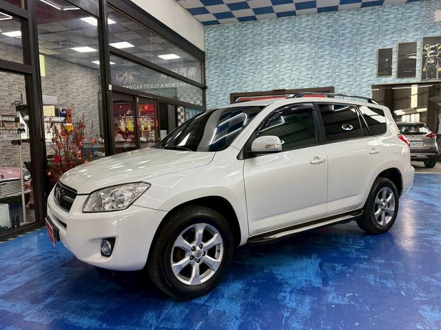 TOYOTA豐田 RAV4  第3張相片