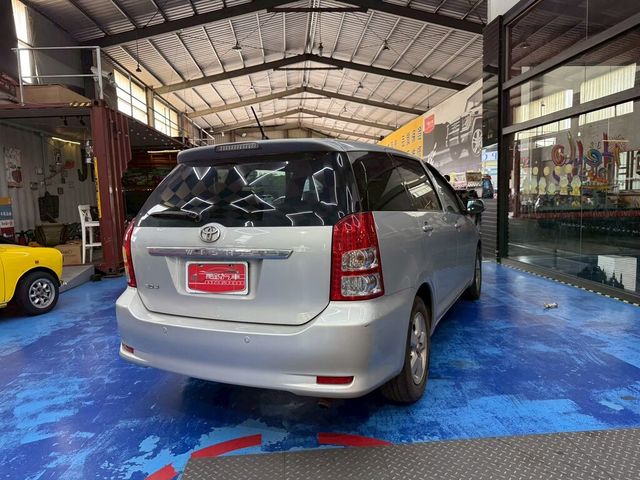 TOYOTA豐田 WISH  第5張相片
