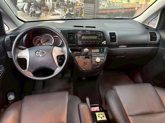 TOYOTA豐田 WISH  第9張相片