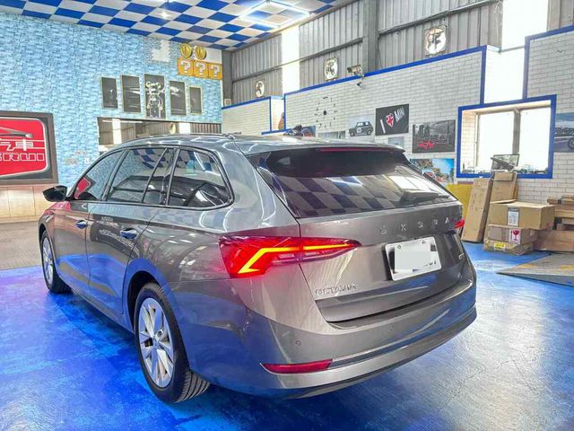 SKODA司科達 OCTAVIA COMBI  第4張相片