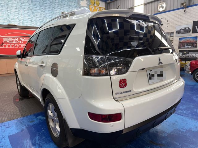 MITSUBISHI三菱 OUTLANDER  第3張相片