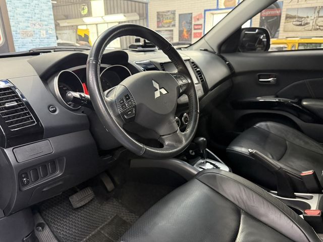 MITSUBISHI三菱 OUTLANDER  第6張相片