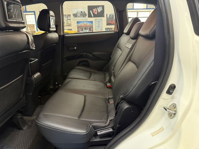 MITSUBISHI三菱 OUTLANDER  第7張相片