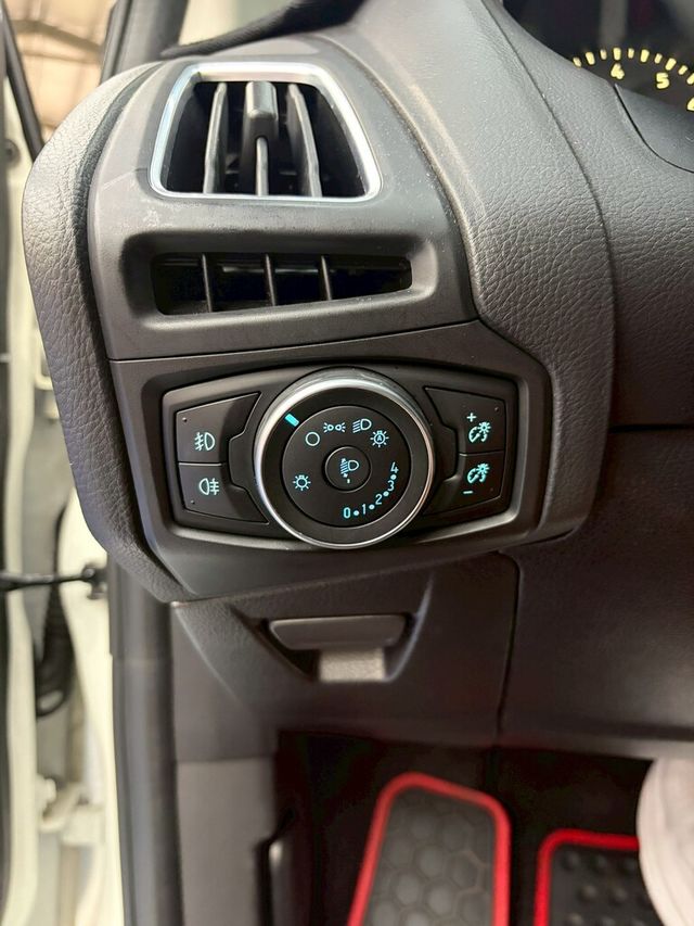 FORD福特 FOCUS  第12張相片