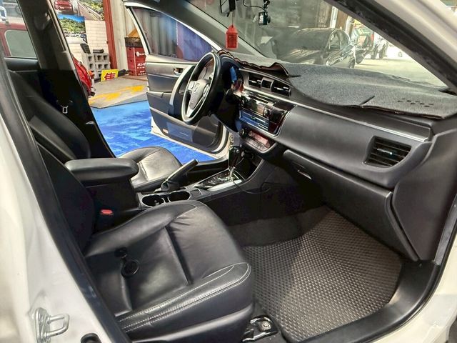TOYOTA豐田 ALTIS  第7張相片